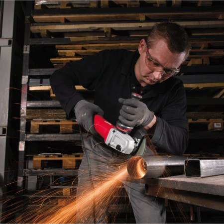 1200 W angle grinder with AVS