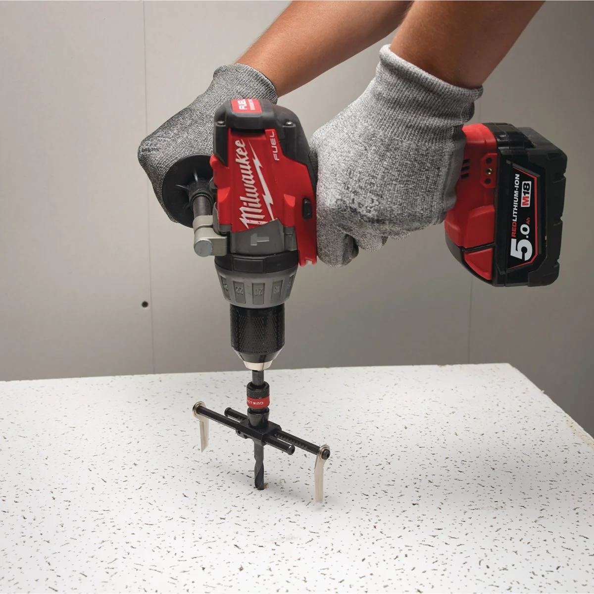 Adjustable hole cutter