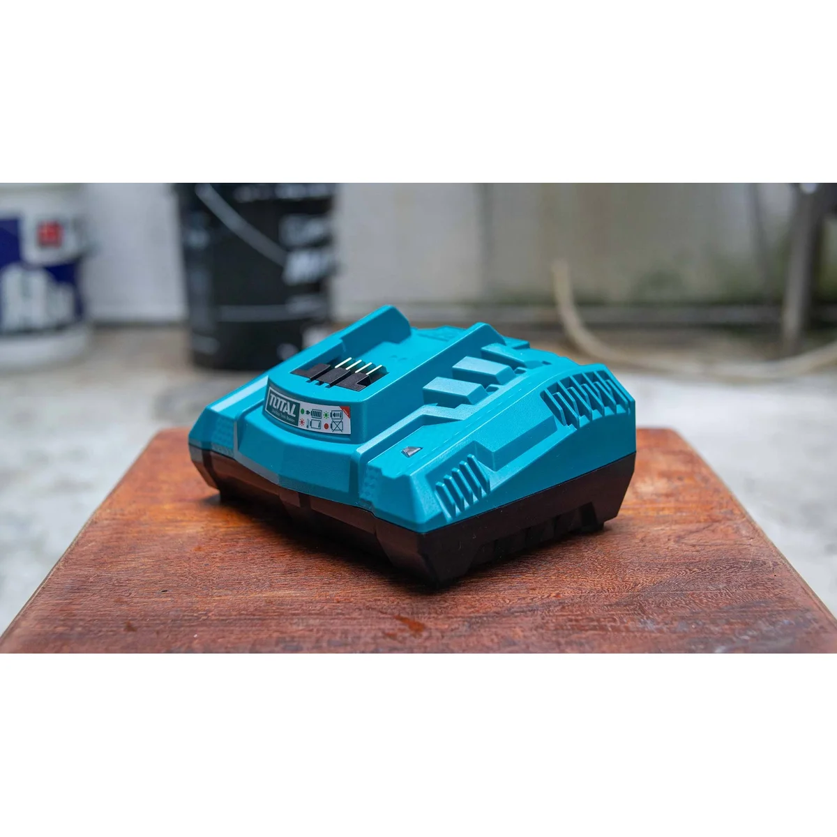 TFCLI2003 Fast Intelligent Charger