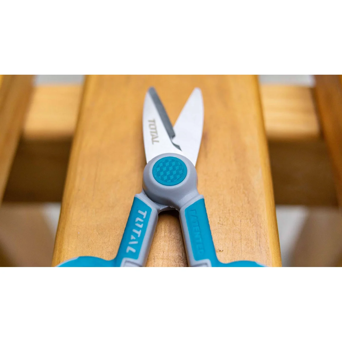 THT1155871 Electrician’s Scissors