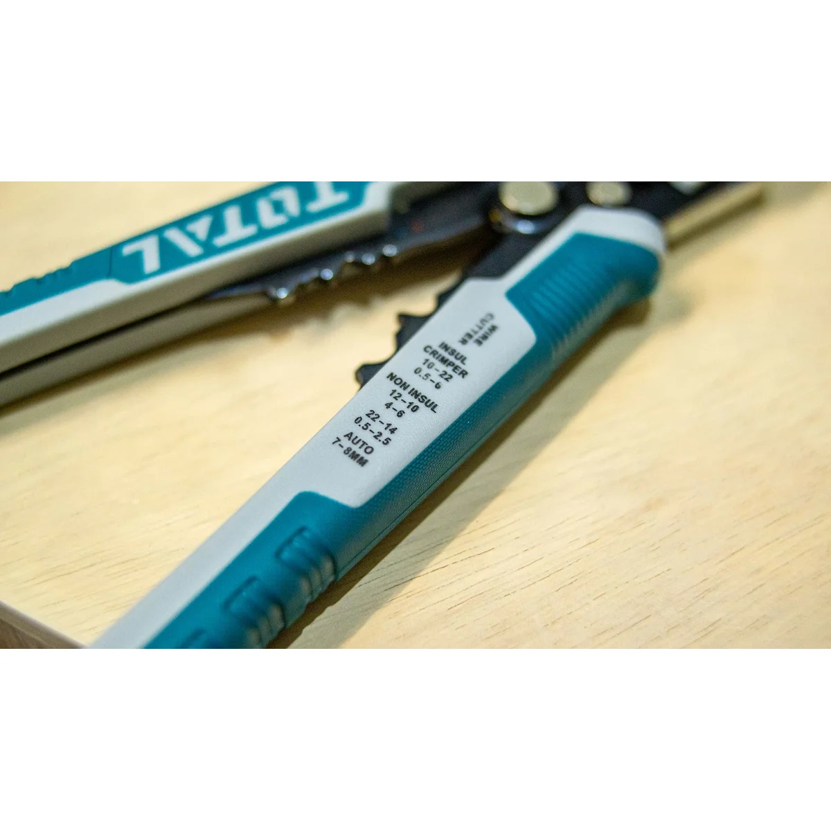 THT15246 Automatic Wire Stripper