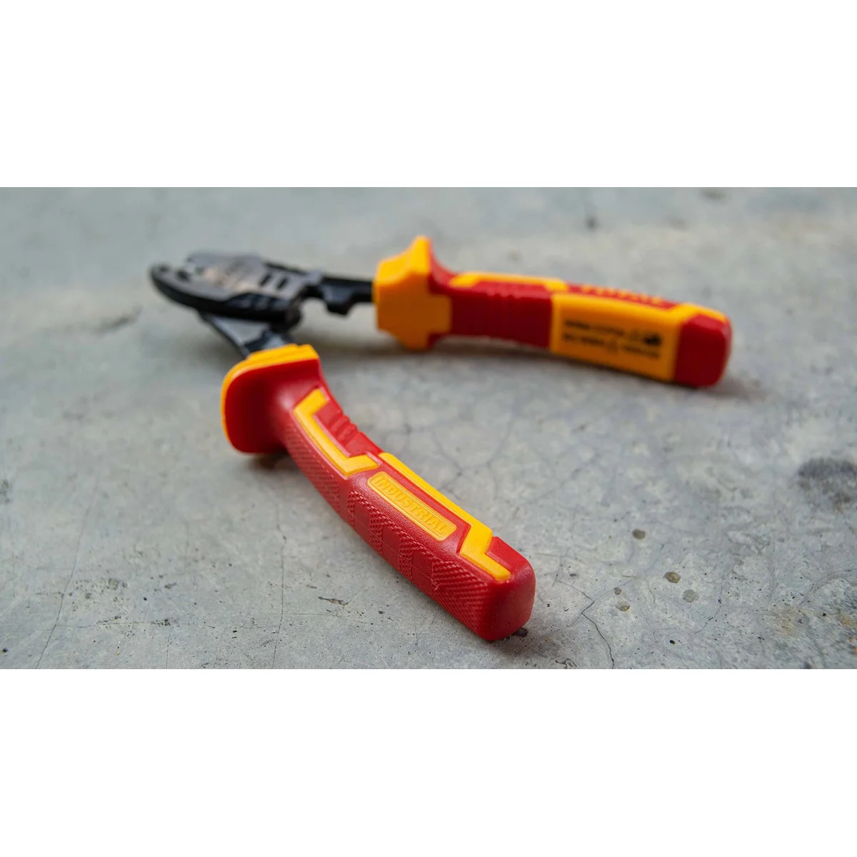 THTIP2761 Insulated Cable Cutter